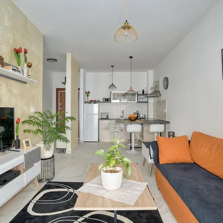 Apartman Ada *