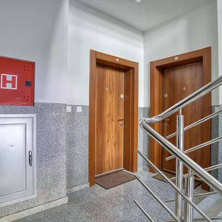 Apartman Ada *